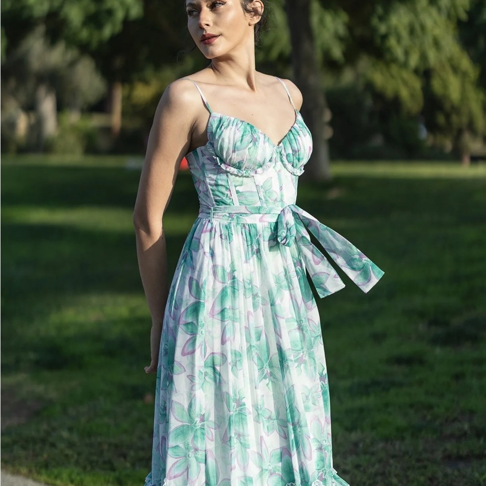 NWT Rosevelvet Floral Maxi Dress with Ruffle Hem - Picture 7 of 9